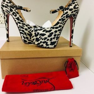 Christian louboutin pumps